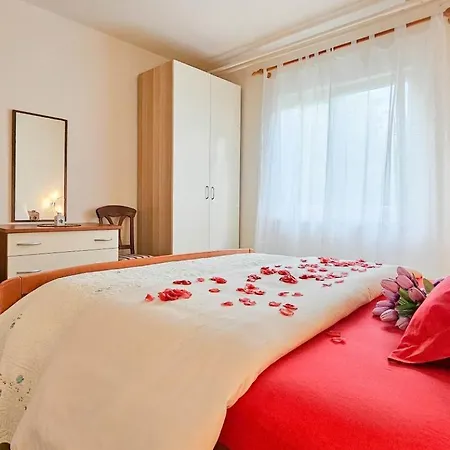 Romana 2 Apartment *