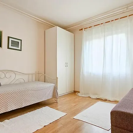 Romana 2 *