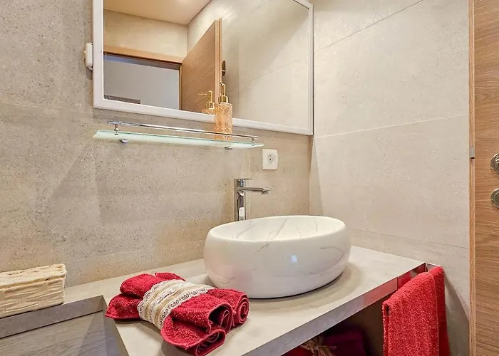 Romana 2 * Novigrad Istria