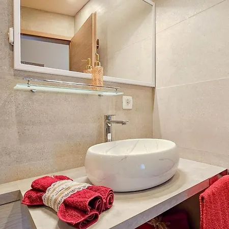 Romana 2 * Novigrad Istria